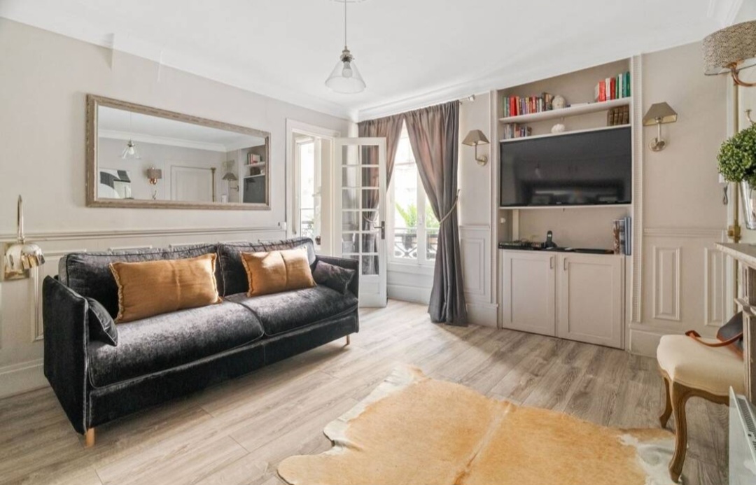 Elegant Studio · Rue du Bac, Rue du Bac · Paris 7e