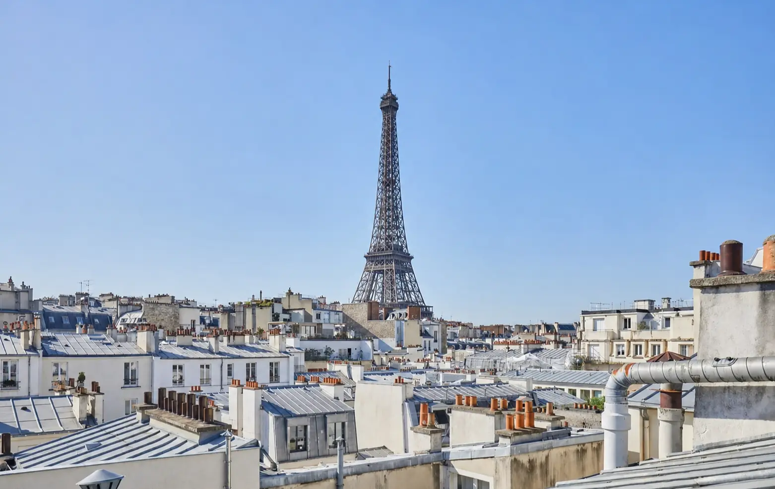 Exceptional Eiffel Tower view over the Parisian rooftops — Saint-Dominique / Rue Cler, 7e arrondissement de Paris, Paris